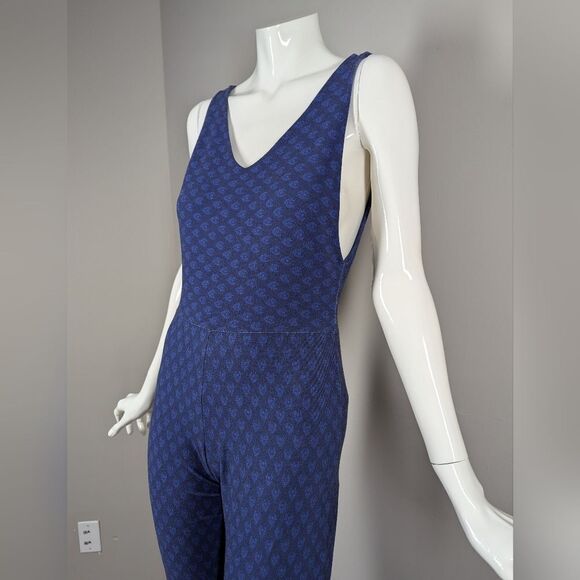 Farm Rio Blue Boho Print Jumpsuit Size Medium Stretchy Flare Leg One Piece - Picture 6 of 12